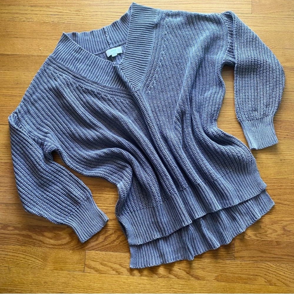 Aerie oversized knit v-neck gray cozy warm chunky sweater sz medium women’s EUC